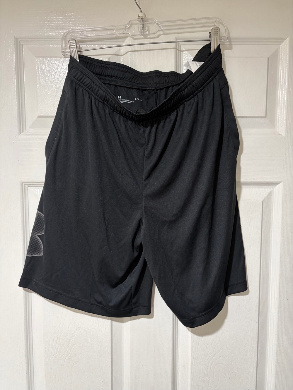 Under Armour Black Men’s Athletic Shorts with Subtle Logo - Picture 1 of 3